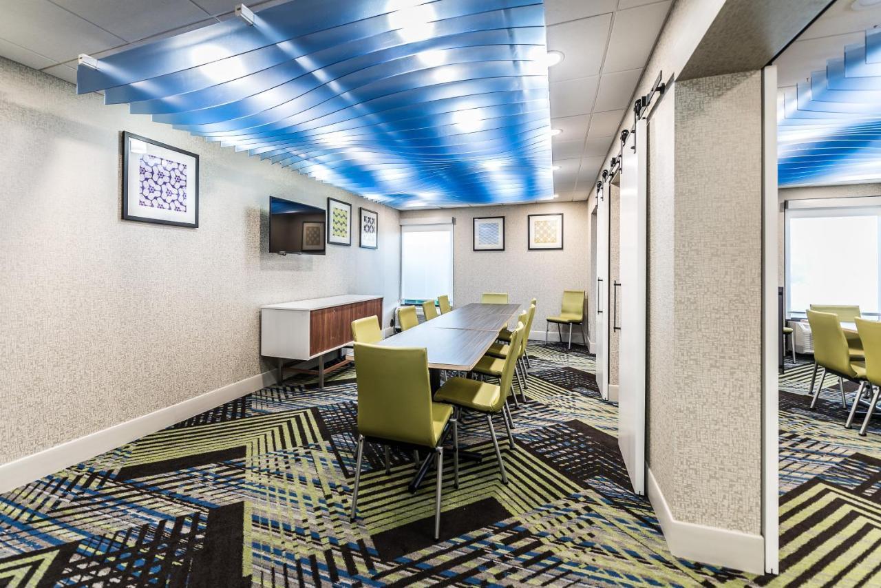 Holiday Inn Express Flint-Campus Area By Ihg Exterior foto